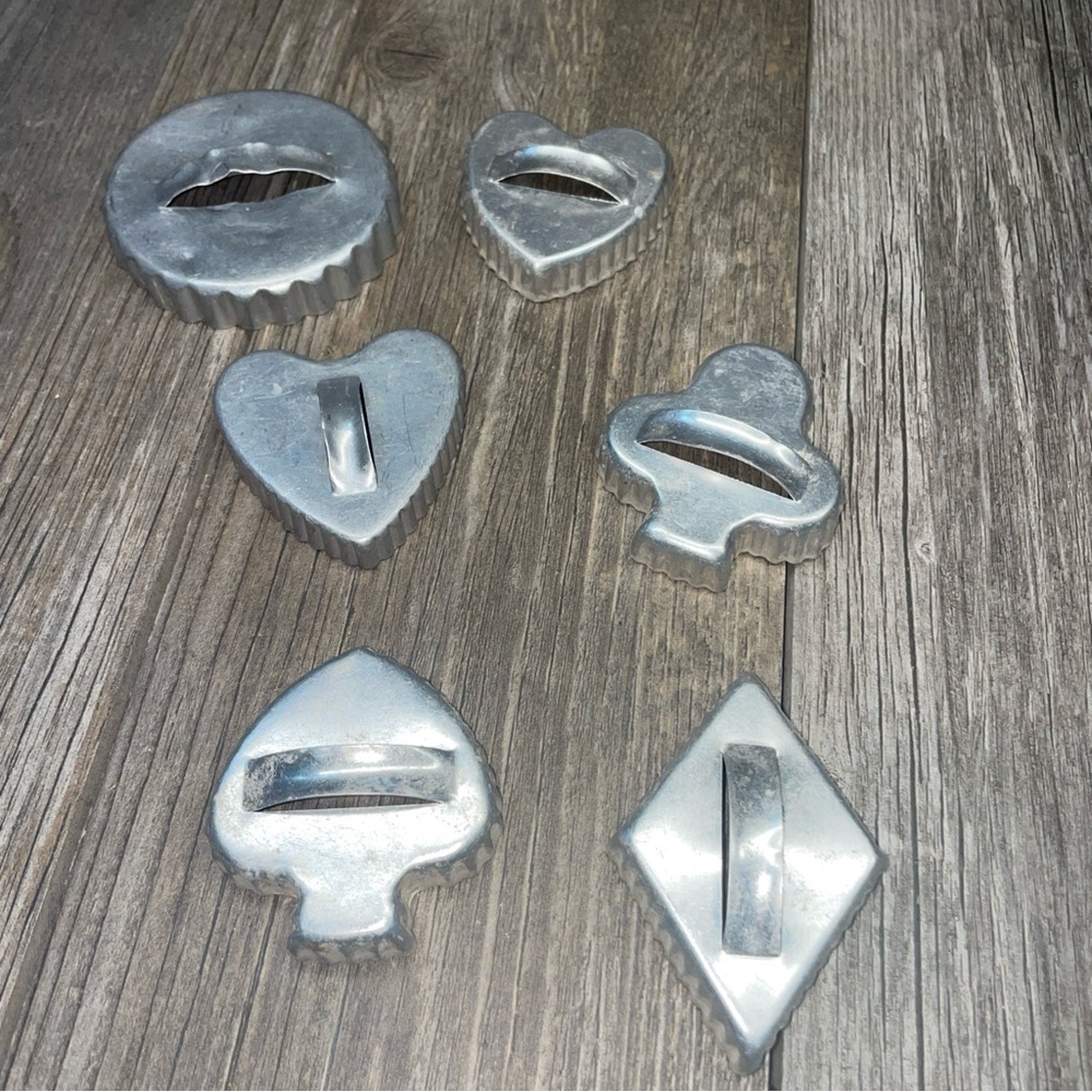 VINTAGE SILVER ALUMINUM RIBBED  COOKIE CUTTER ASSORTMENT Spades. Hearts + More